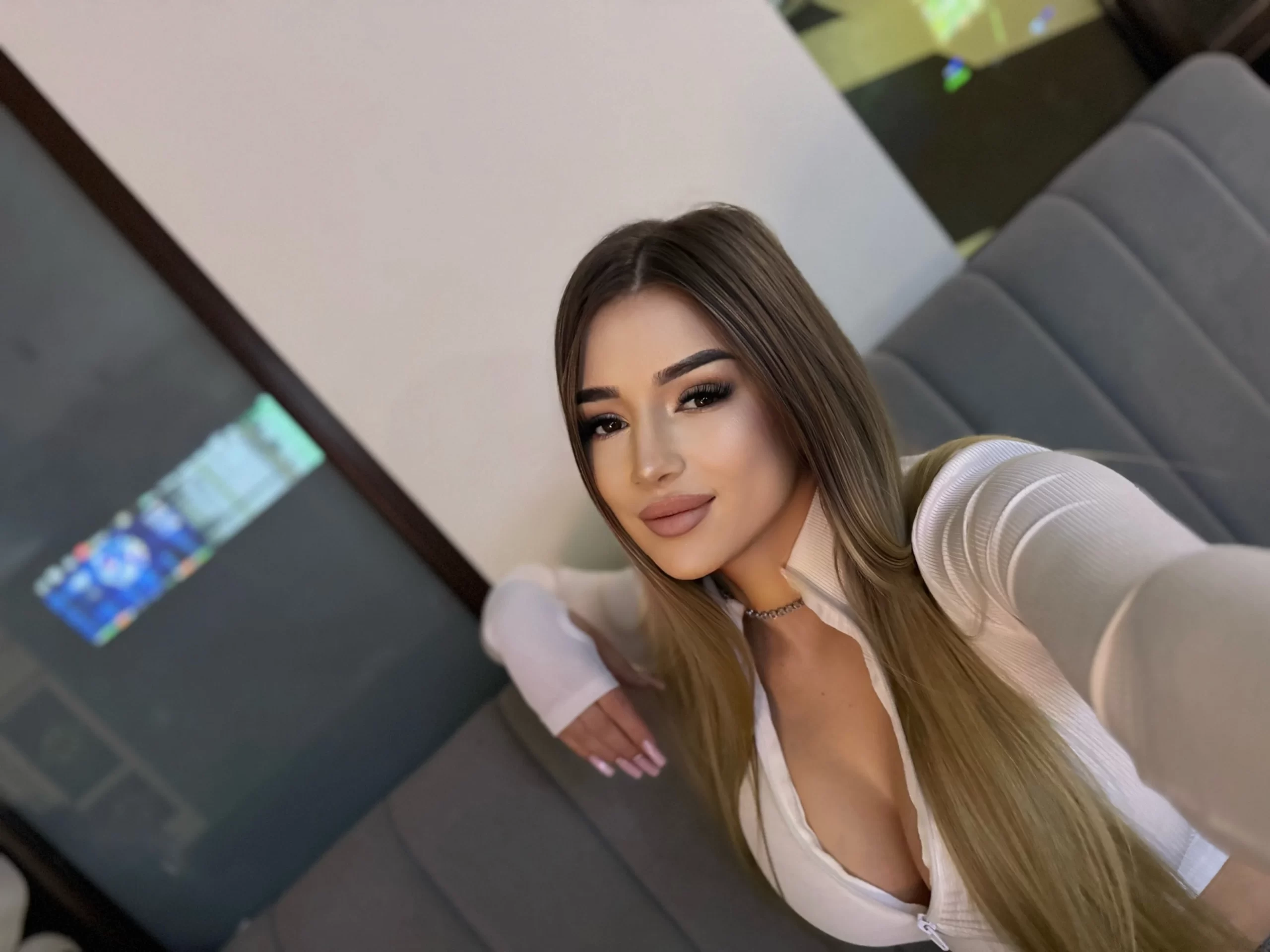 Live Sex With Aisha: Romania's Beautiful Camgirl