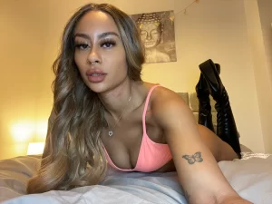 Get Me Wet, Naked, and Twerking! Join Our Free Sex Cams with CoCo Queen! 💦