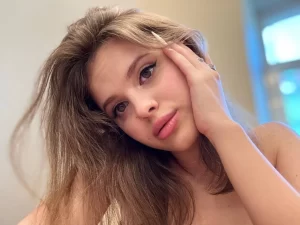 Teen Sex Cam: Meet Lina